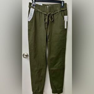 Tinseltown Hi-Rise Casual Olive Joggers Sz 5. NWT